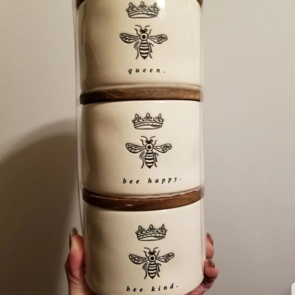 Rae Dunn Other - NEW RAE DUNN CROWN ICON BEE STACKABLE CELLARS